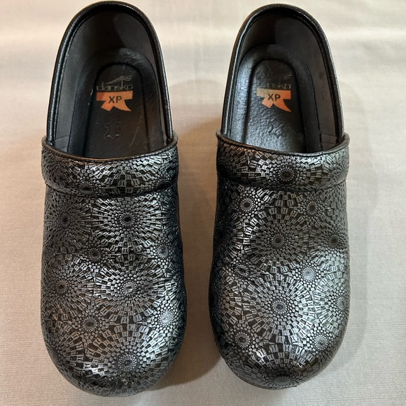 Dansko Pro XP Women’s Size 38 Black Gary Medallion - Picture 2 of 6
